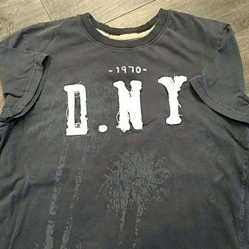 Tee shirt